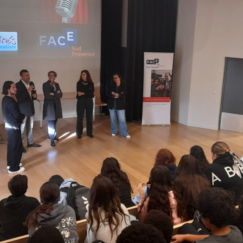 stand up metiers2-education-orientation - FACE Sud Provence